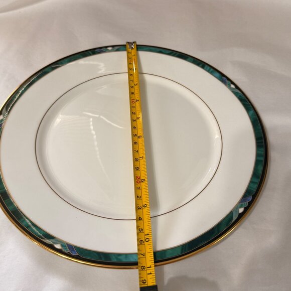 Lenox VTG “Kelly” 4 pc gold trim includes butter, salad, lunch, dinner plates-F - Picture 13 of 13